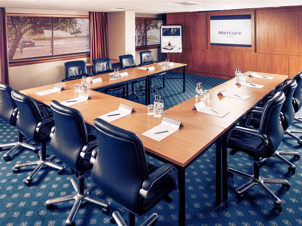 Mercure Livingston Hotel Екстериор снимка