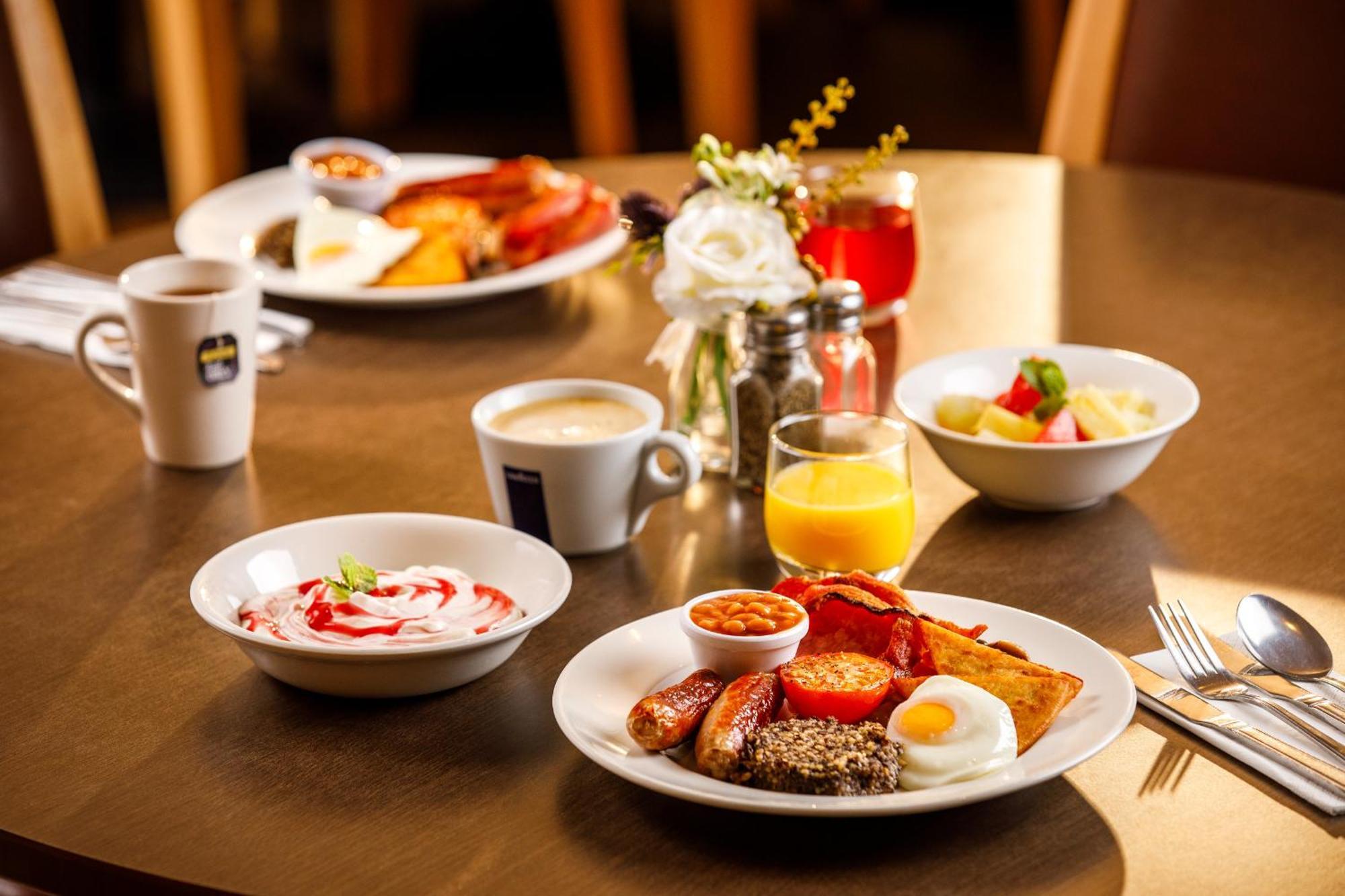 Mercure Livingston Hotel Екстериор снимка