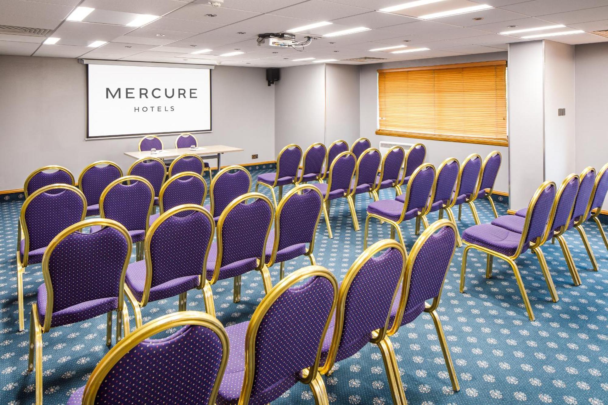 Mercure Livingston Hotel Екстериор снимка