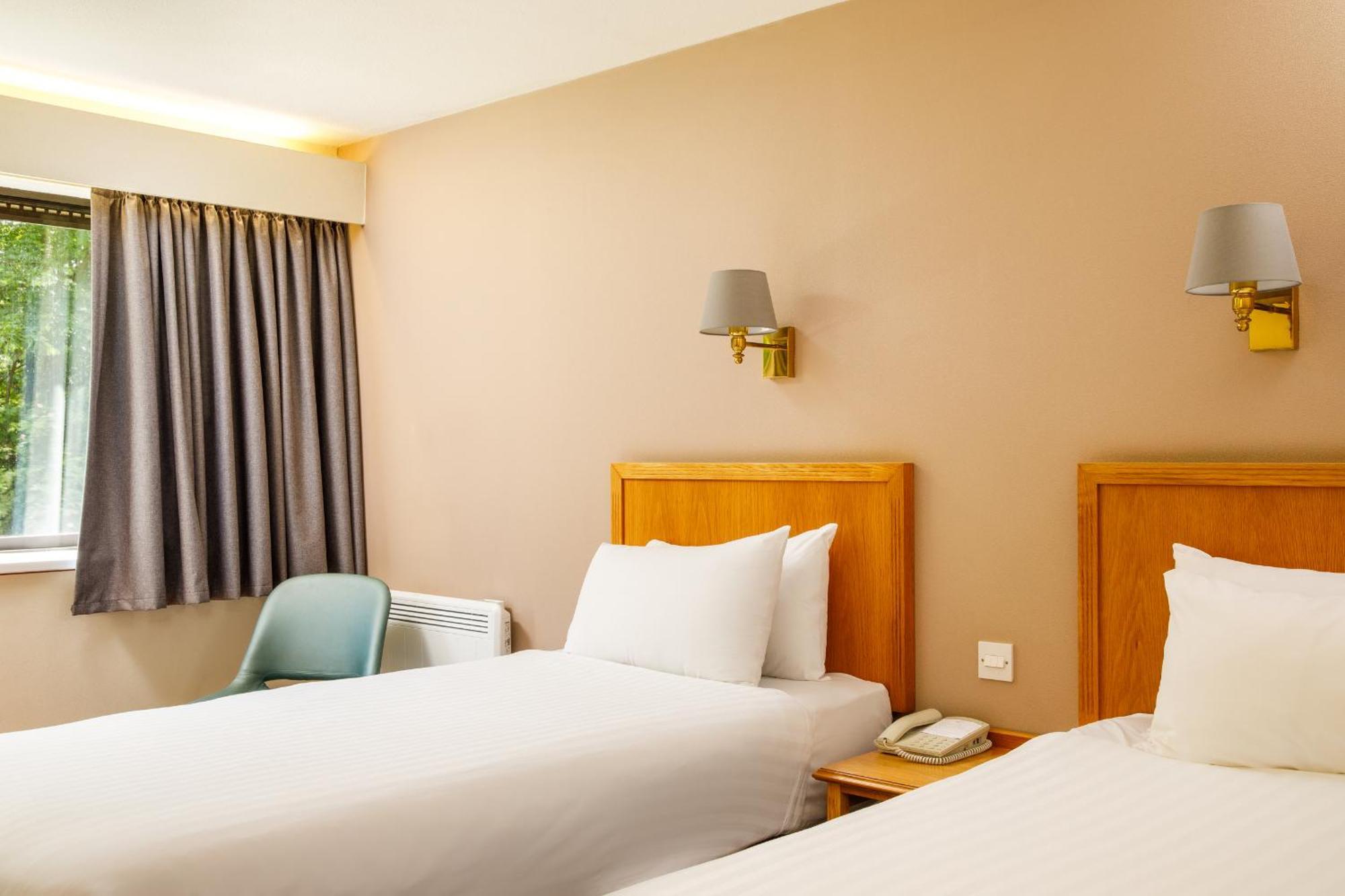 Mercure Livingston Hotel Екстериор снимка