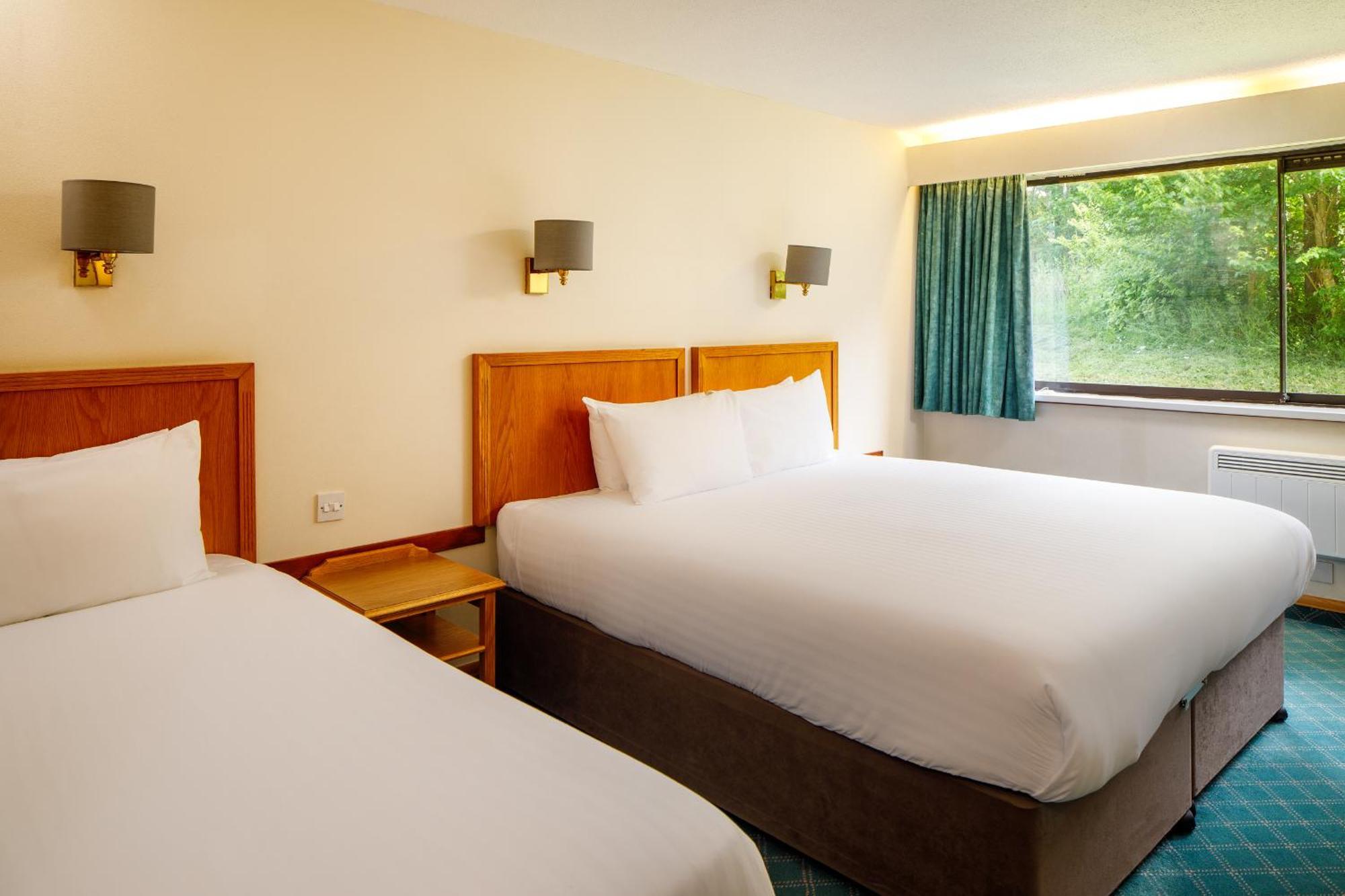Mercure Livingston Hotel Екстериор снимка