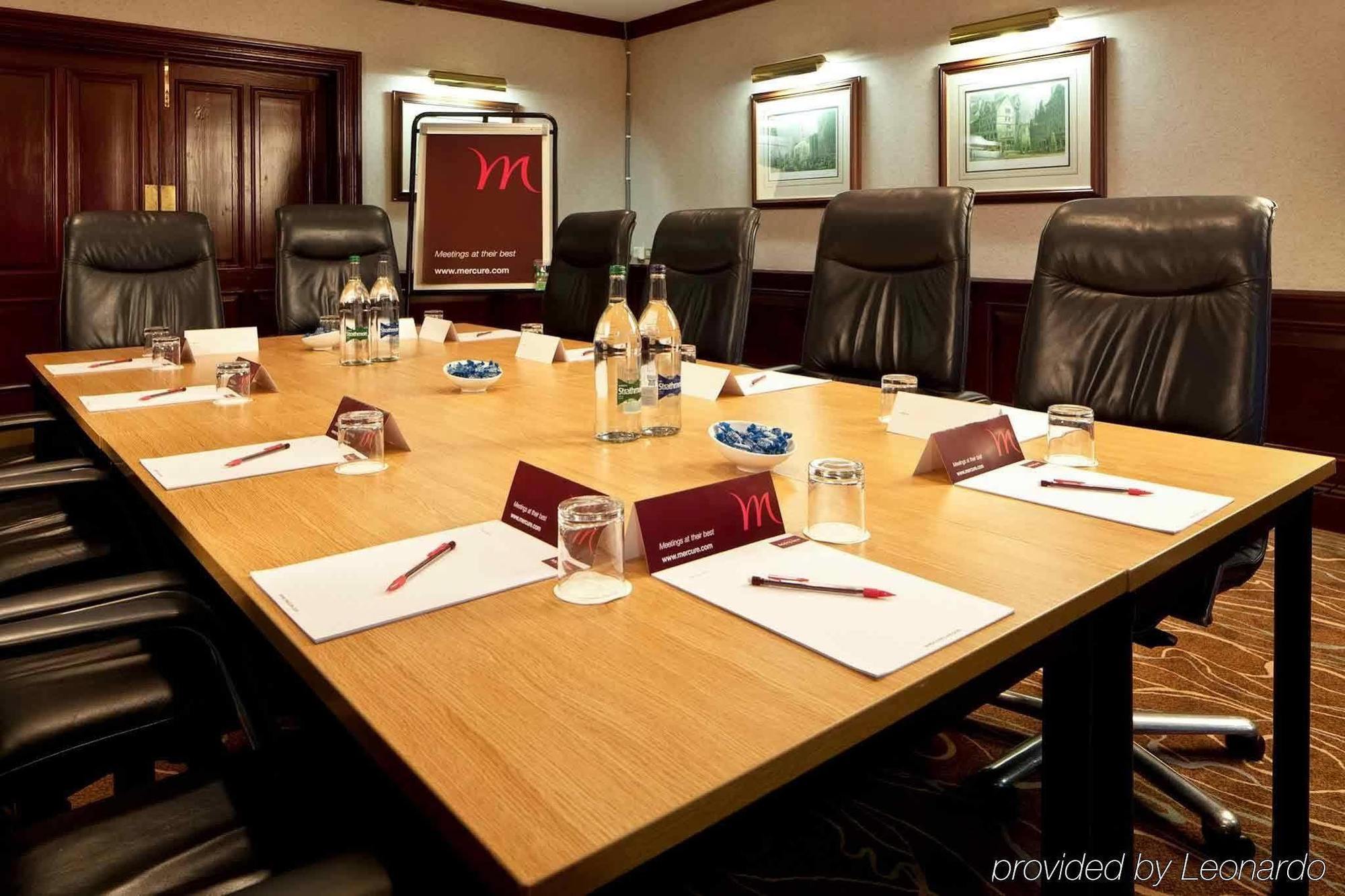 Mercure Livingston Hotel Бизнес снимка